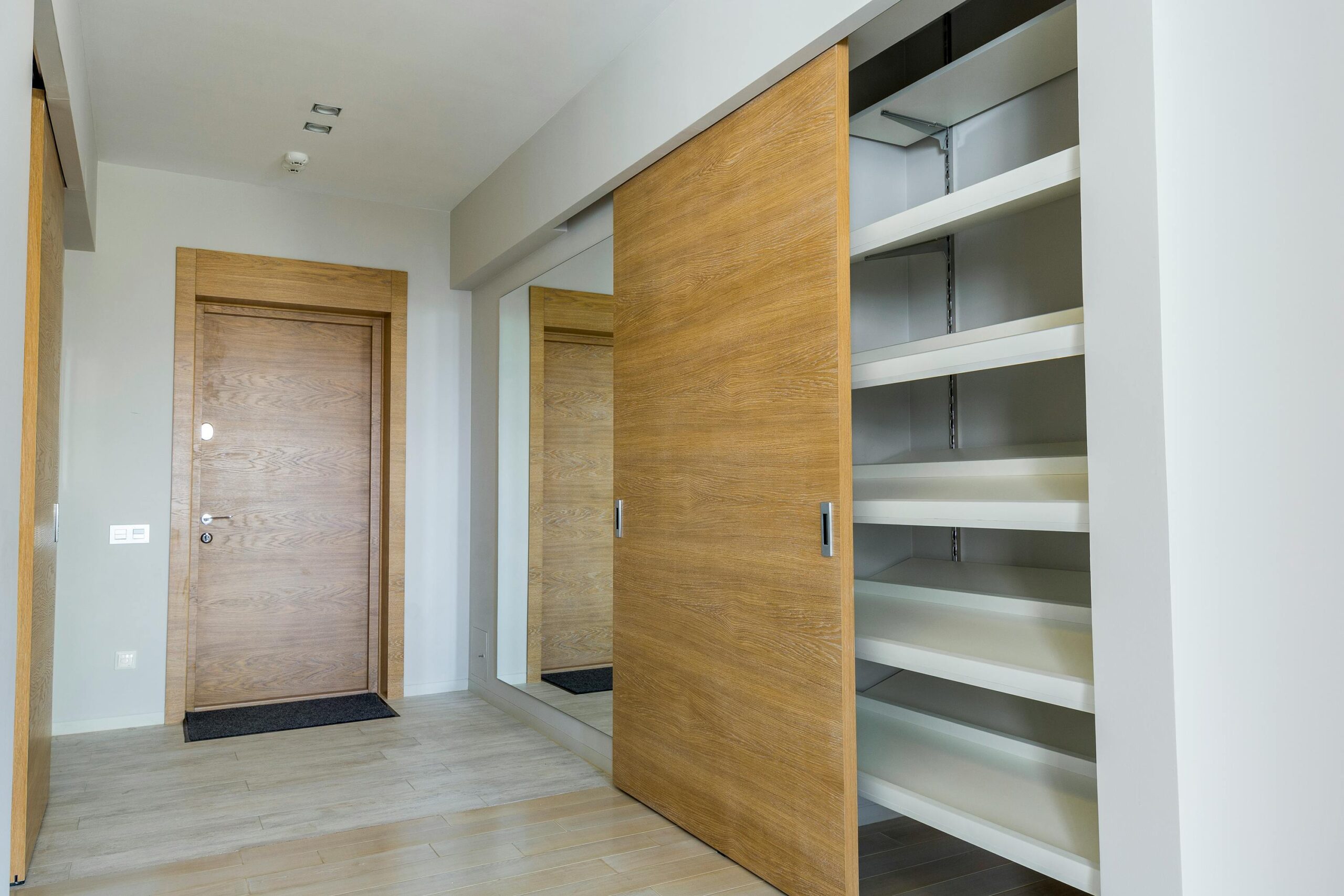 7 Reasons Why a Sliding Door is not Opening or Closing